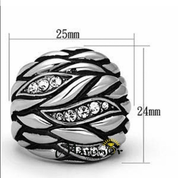 STAINLESS STEEL CUBIC ZIRCONIA DOME RING - Picture 5 of 5